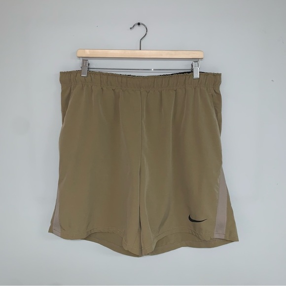 Nike Vintage Athletic Shorts Tan Beige Black Swoosh  Logo Men’s Size 2XL/XXL‎ - Picture 2 of 8